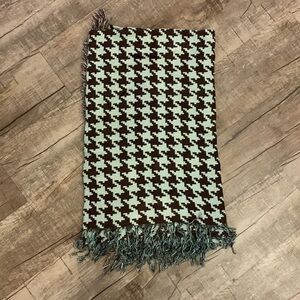 Houndstooth Print Lightweight Throw Blanket‎